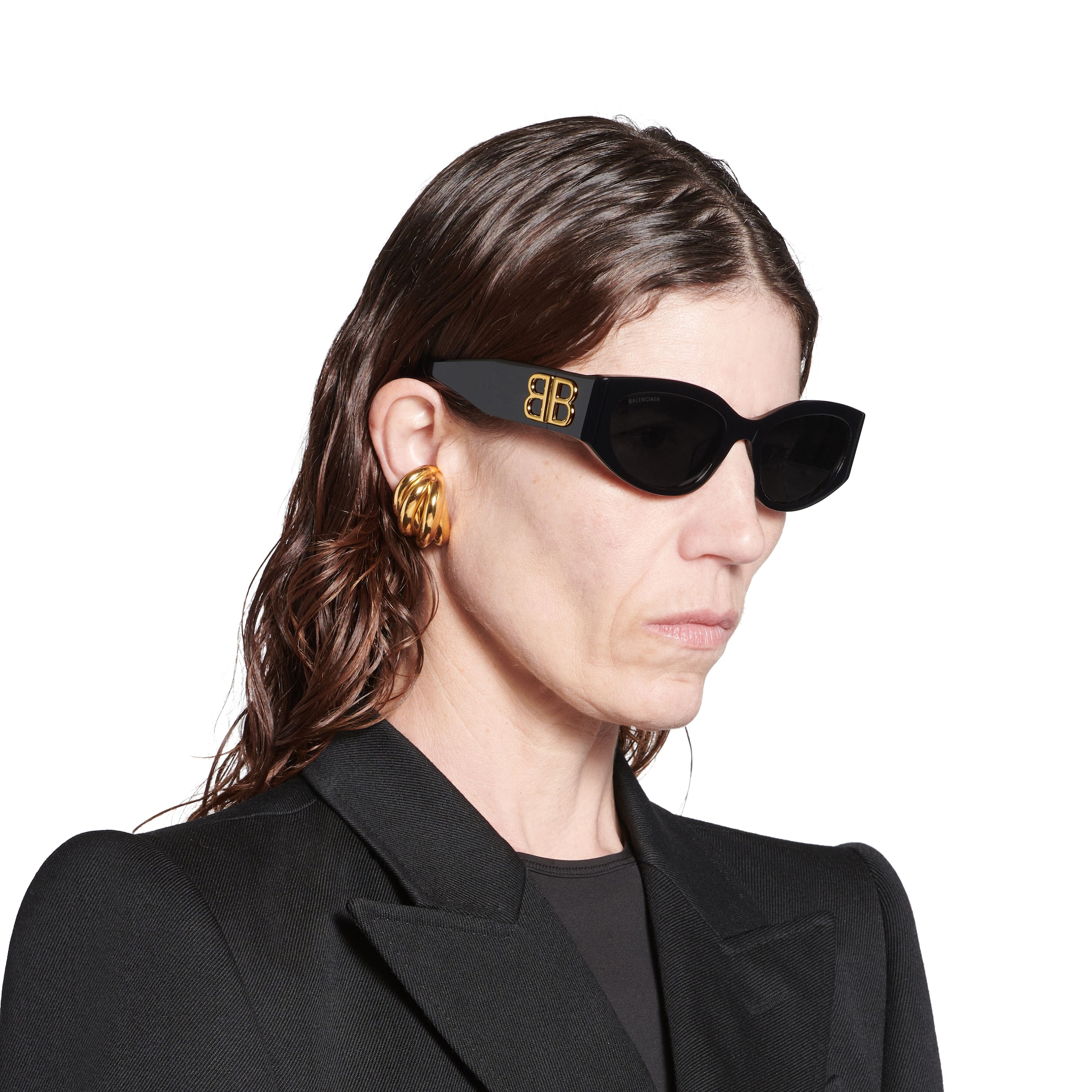 Women’s Bossy Round Af Sunglasses in Black - Image 6